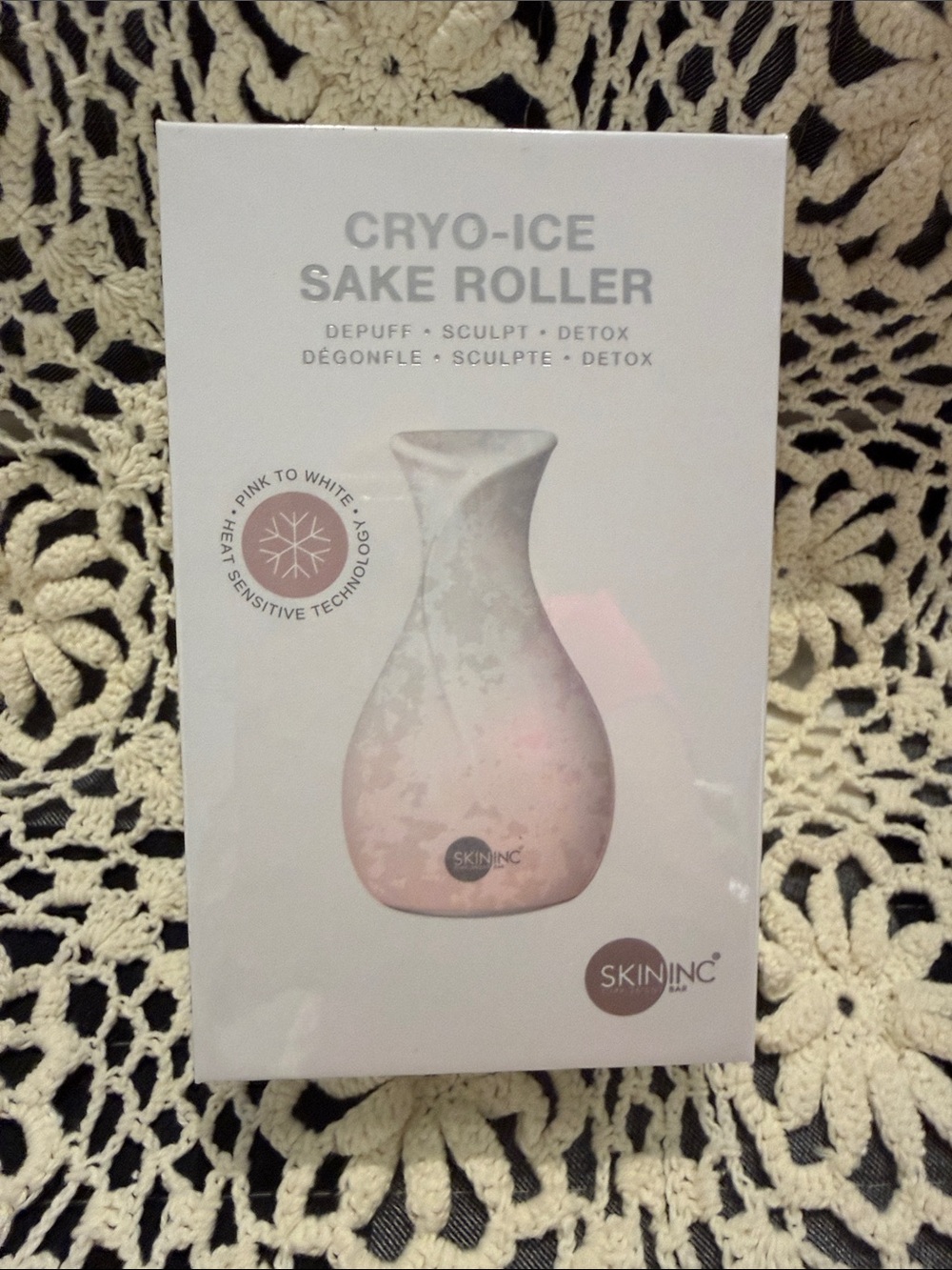SkinInc Cryo-Ice Sake Roller - Pink/White